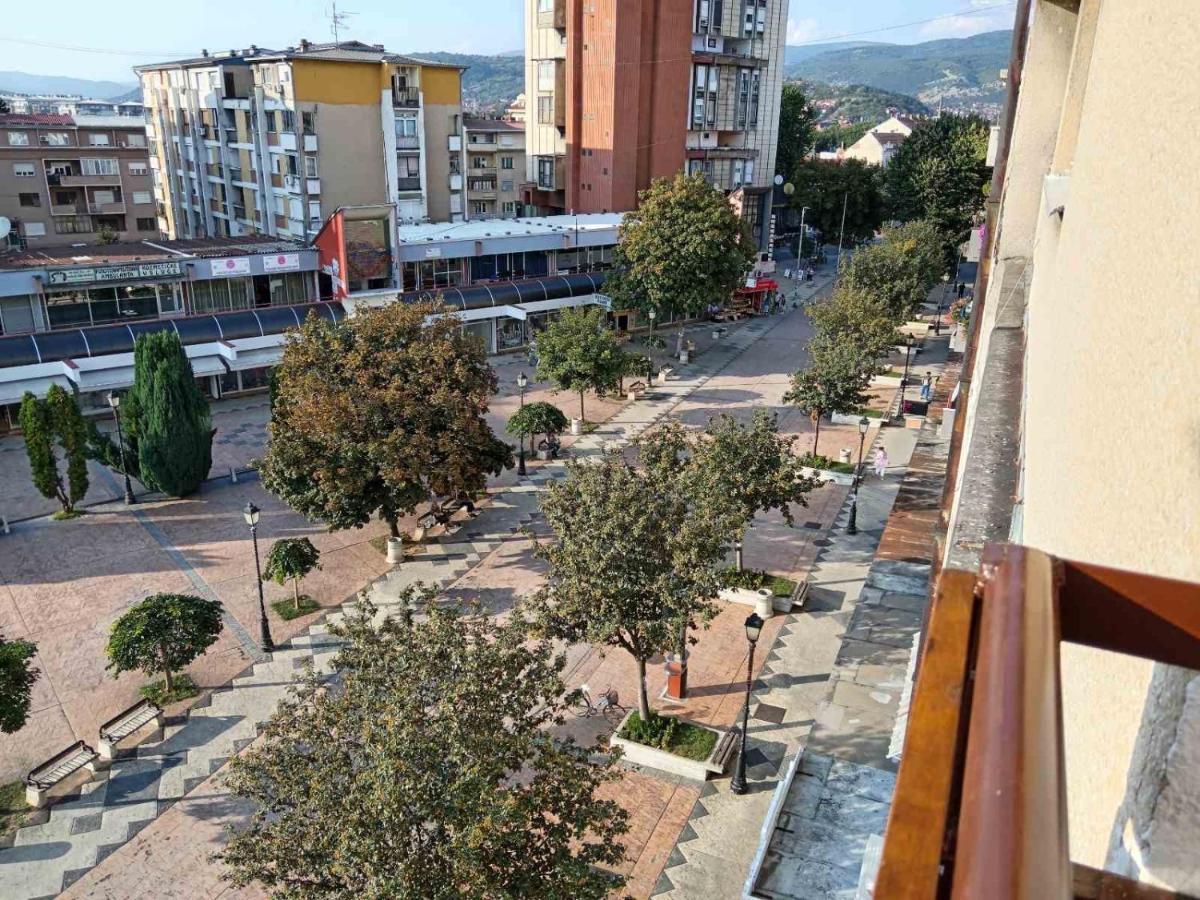 Red Square Apartment Пирот Экстерьер фото
