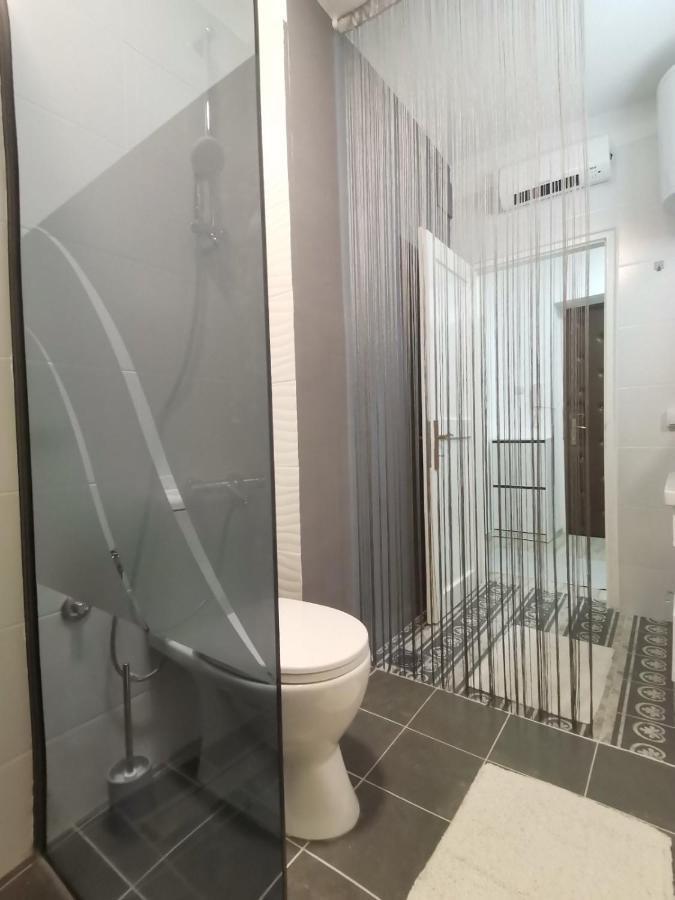 Red Square Apartment Пирот Экстерьер фото