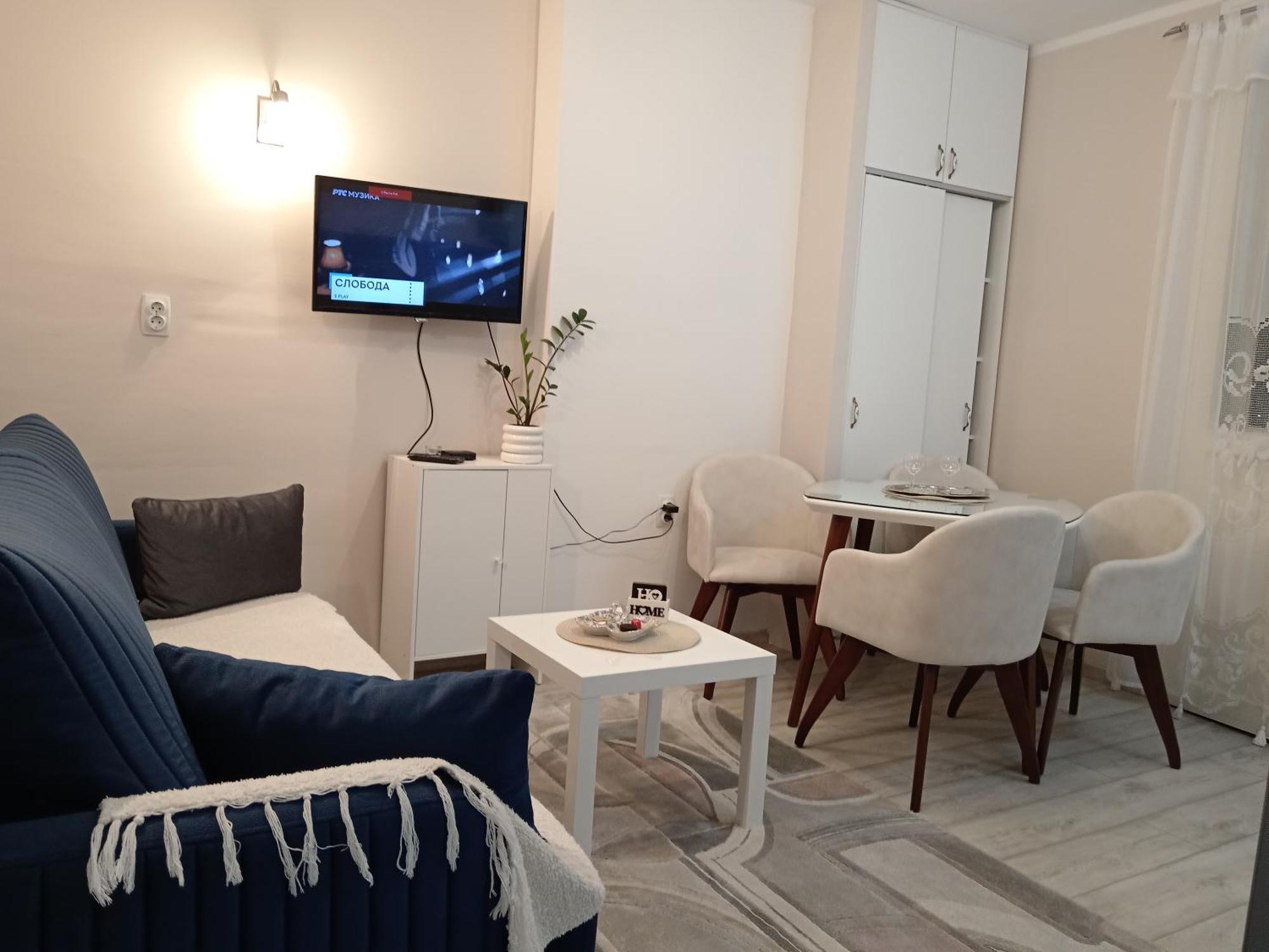 Red Square Apartment Пирот Экстерьер фото